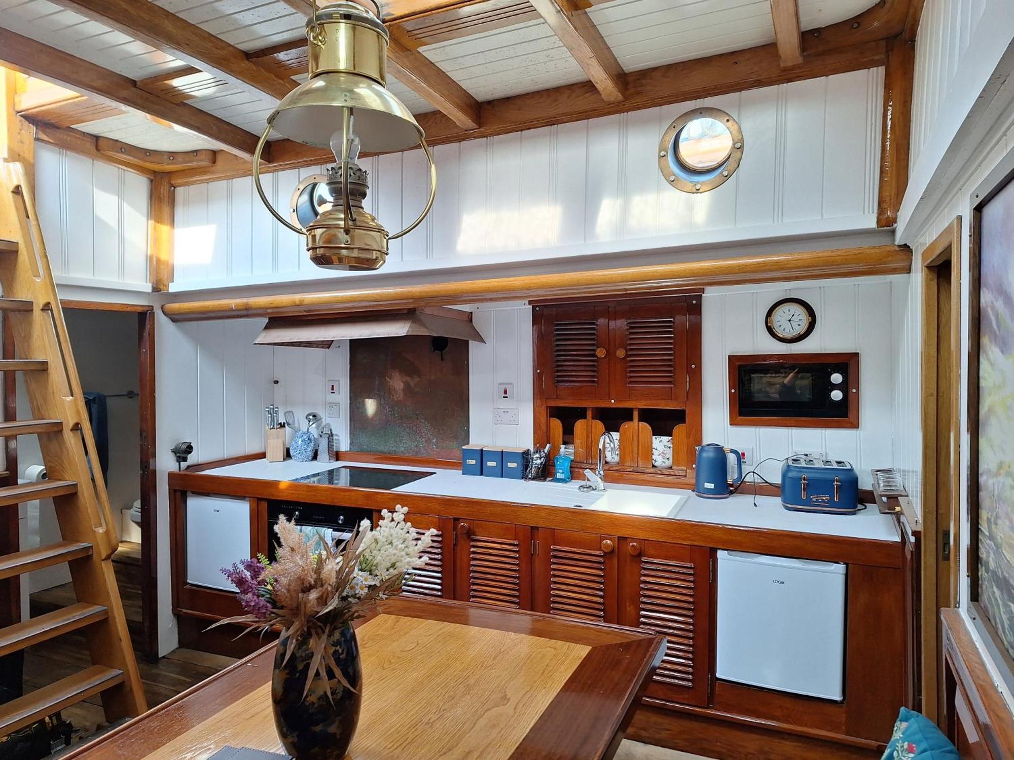 Historic Wooden Ship 'Ursula' إيست كاوز المظهر الخارجي الصورة