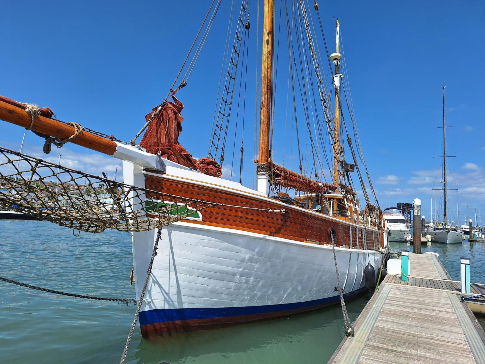 Historic Wooden Ship 'Ursula' إيست كاوز المظهر الخارجي الصورة